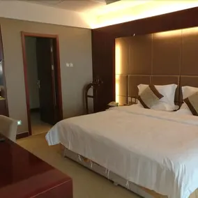 Yuanping Yellow River Kyoto Hotel (Central Times Square Branch) - Image 2