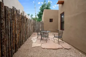 Linda - Stunning Contemporary Home, Walk to The Plaza - Image 5