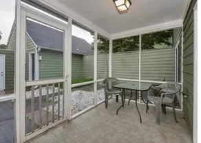 Cozy South East Hideaway - Image 3