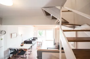 halu! Modern & Cozy Seafront Villa - Image 4