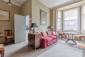 Cosy and Characterful 1 Bedroom Flat in Chelsea - Image 2