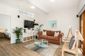 Half Moon Cottage - Image 3