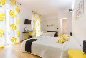 Via Colombo Holiday Rooms - Image 5