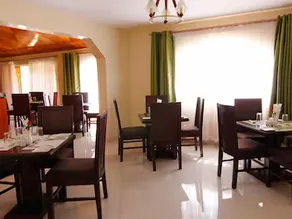 215 Karen Garden - Image 3