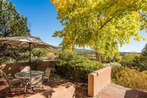 Acoma - Majestic Views, Near the Santa Fe Opera and Four Seasons in Tesuque - Image 2