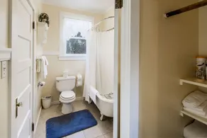 Shady Oaks Country Inn - Image 5