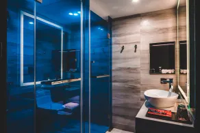 M Hotel - Image 3