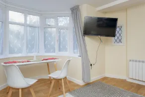 Luxury Burgess Apartments - Image 5