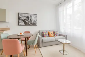 Beautiful Residence  Paris & Versailles - Image 3