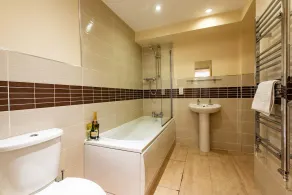Waterview Deluxe Apartments - Image 5