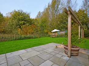 A Traditional yet Modern House With a Magnificent Garden and a Fantastic View - Image 4