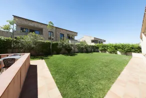 Modern Holiday Home in Parlavà with Pool - Image 5