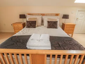 Broadwood House - Image 5