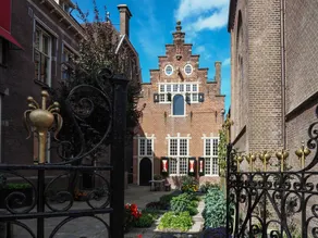 Group accommodation in beautiful historical building in Enkhuizen town centre - Image 2