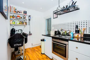 2 Bedroom Flat Sleeps 4 In Chelsea - Image 2