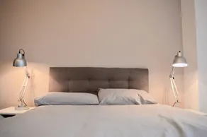 Modern 2 Bed Apartment by Manchester City Centre - Image 2
