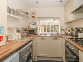 Worth Valley Cottage - Image 4