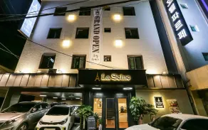 Sinchon La Seine - Image 3