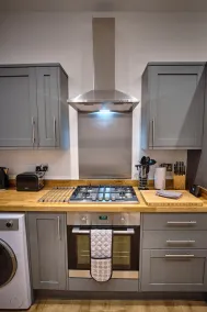 The Townhouse Simple2let Serviced Apartments - Image 5