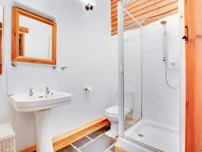Superb Holiday Home in Broad Street Kent With Graden - Image 2