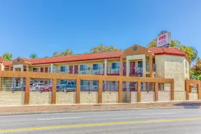 Passport Inn Whittier - Image 3