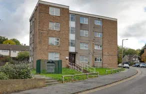 BookedUK - Bright flat in Harlow - Image 3