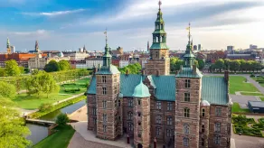 Heart of CPH · 172SQM · Next to DK parliament · Luxury - Image 2