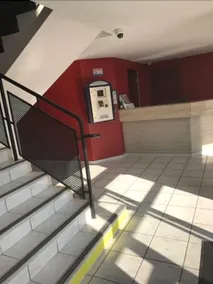 Fast Hotel - Image 2
