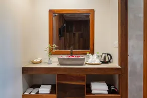 Family Wooden Boutique - Image 5