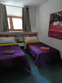 X Hostel Alicante - Image 2
