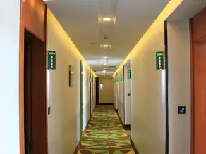 Vatica Hotel (Shanghai International Tourist Resort Huaxia East Road Metro Station) - Image 3