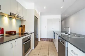 Beau Monde Apartments Newcastle - Worth Place Apartment - Image 3