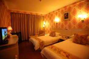 Overseas Chinese International Hotel Qingdao - Image 3
