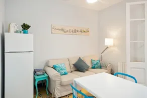 3 Bedroom Apt W/balcony 4 min to Tube - Image 4