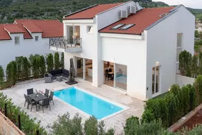 Life of Hvar - Image 3