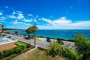 Castaways Unit 8 17 Shoal Bay Road - Image 4