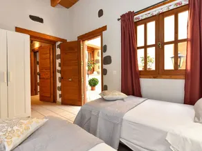 Luxurious Villa in Las Palmas With Swimming Pool - Image 2
