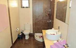 Nice Home in Xyropigado With 4 Bedrooms, Wifi and Outdoor Swimming Pool - Image 5