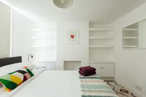 The Navy Court - Scandinavian Inspired 4BDR Central Home - Image 2