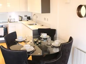 Karah Suites - Peascod Place - Image 2