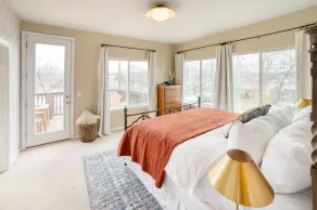 Lady Bird by Avantstay Great Location in Austin w/ Large Yard & Fire Pit! - Image 5