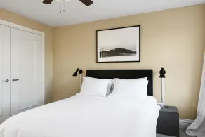 Classic CWE 2BR with Full Kitchen by Zencity - Image 3