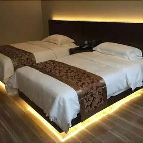 Zmax Hotel - Image 5