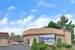 Knights Inn Pine Brook - Image 5