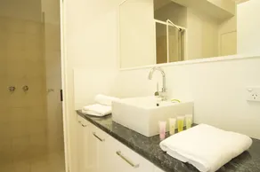 Regal Apartments - Image 5