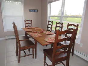 Bayshore Charm Summer Home - Image 4
