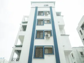 Soberdreams Service Apartment by OYO Rooms - Image 4