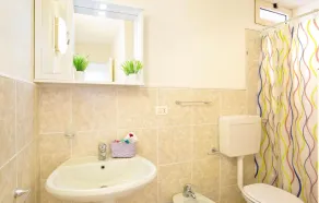 Amazing Home in Staletti With 4 Bedrooms, Sauna and Wifi - Image 5
