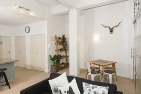 TOWNY - Central City Retreat - 2 Bedrooms - Image 2