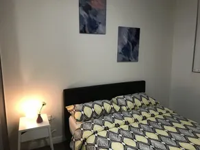 Chic & Cosy Apartment near Airport and CBD - Image 3